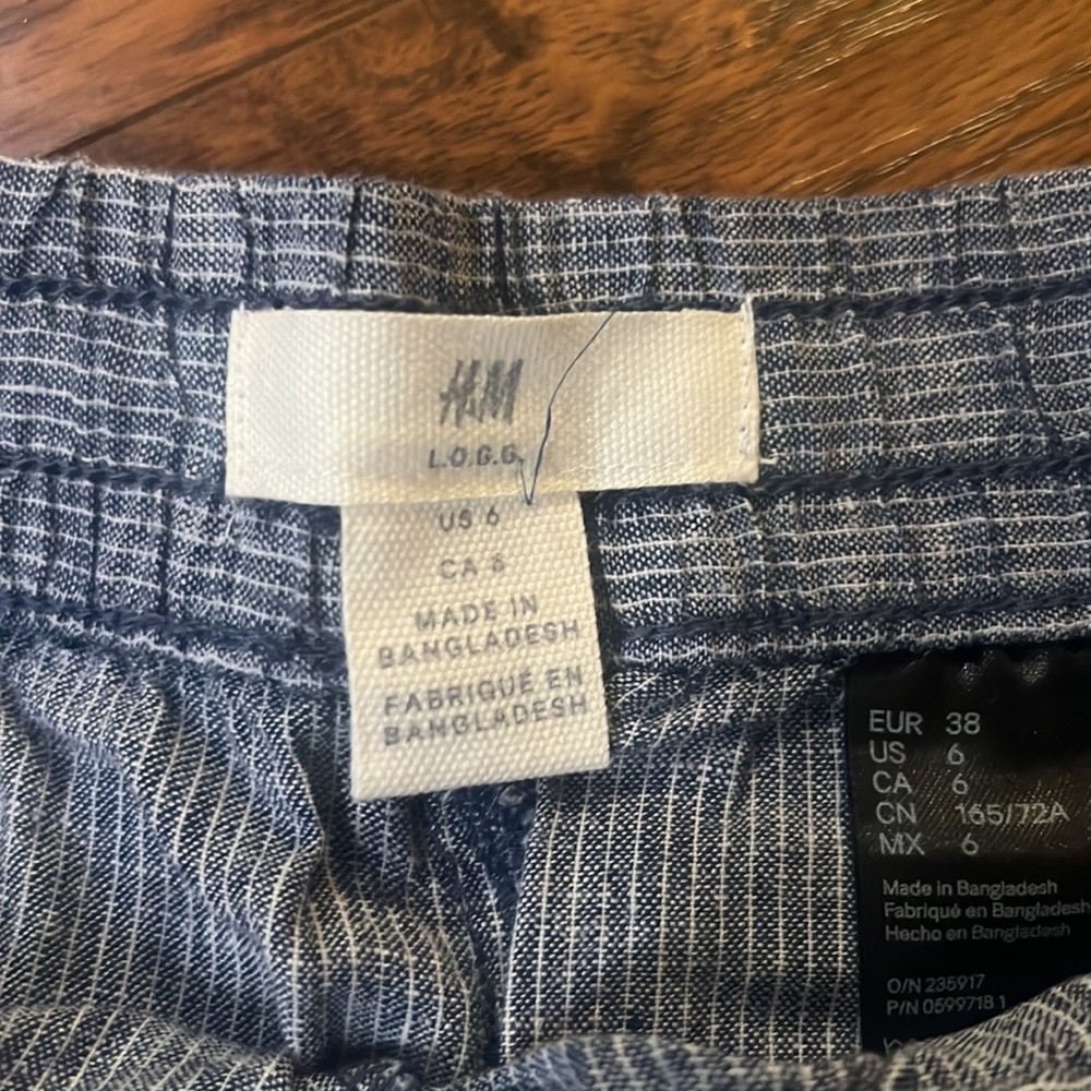 H&M Drawstring Shorts - Picture 2 of 2